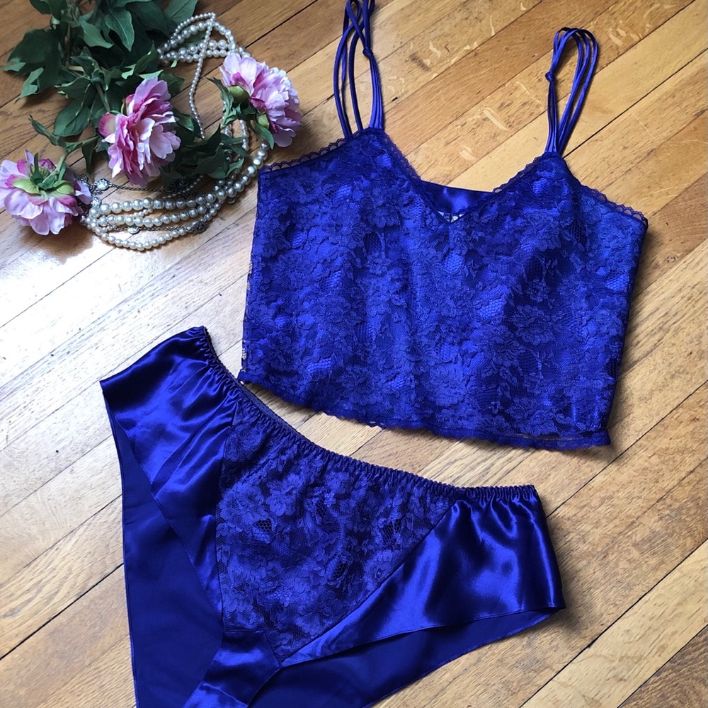 VICTORIA’S SECRET Lace Camisole and Panty Set - Picture 8 of 8